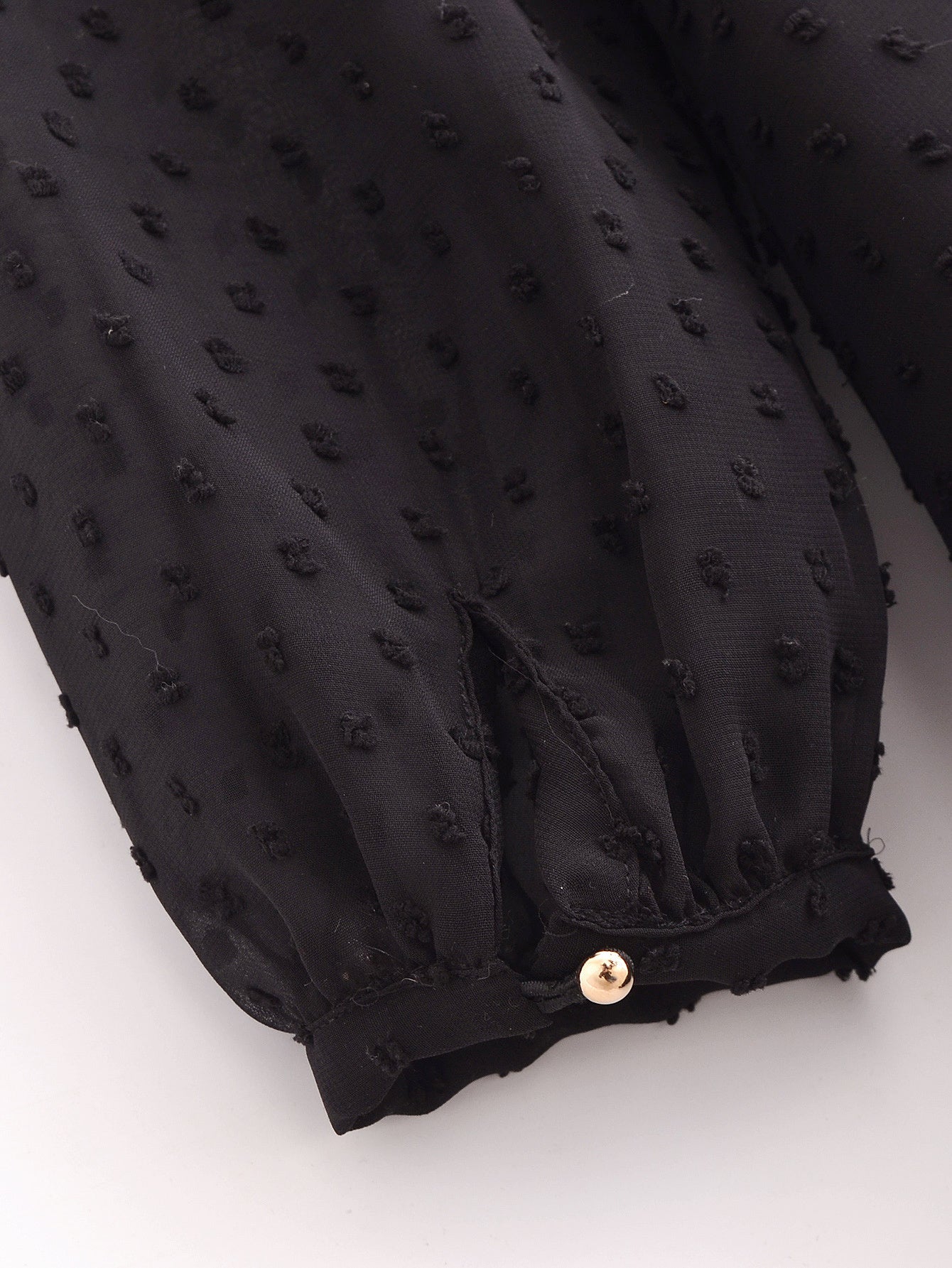 Gepunktetes Chiffon-Kleid im Überblick