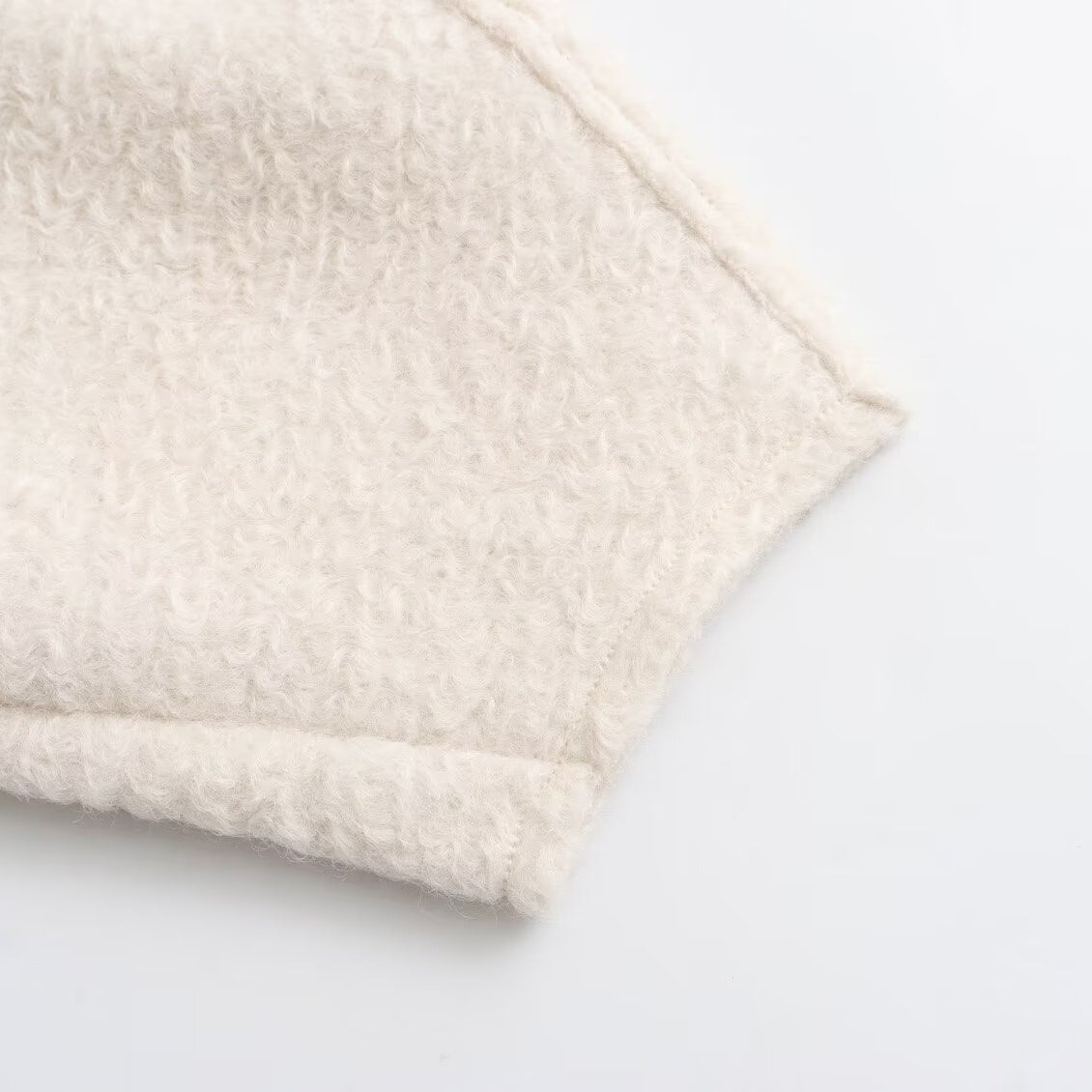 Cozy Mock Neck Sweatshirt with Wide Sleeves – Relaxed Fit Pullover