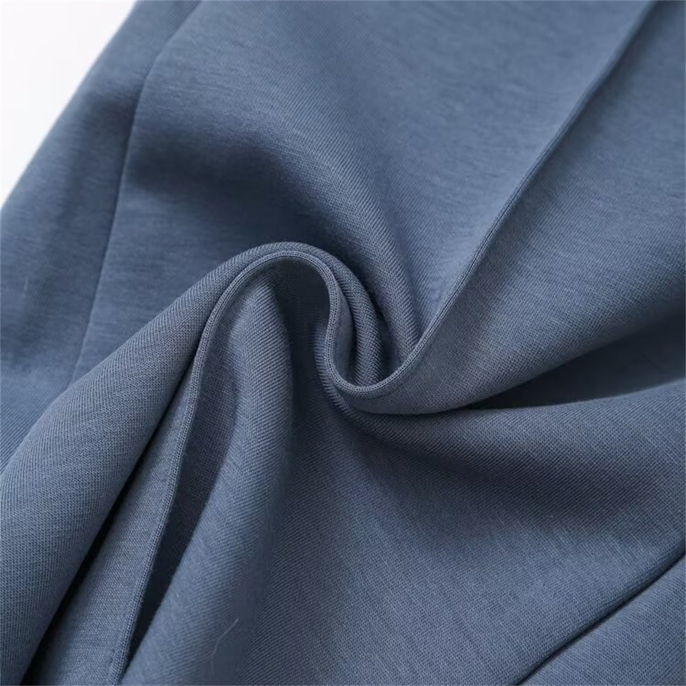 Set mit Kapuzen-Sweatshirt-Jacke und Trompetenhose