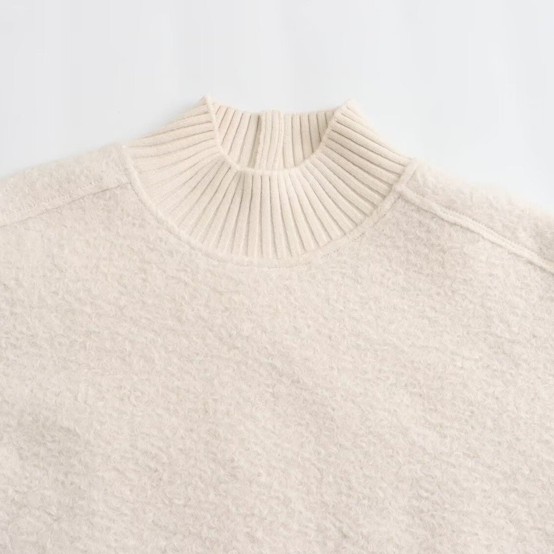 Cozy Mock Neck Sweatshirt with Wide Sleeves – Relaxed Fit Pullover