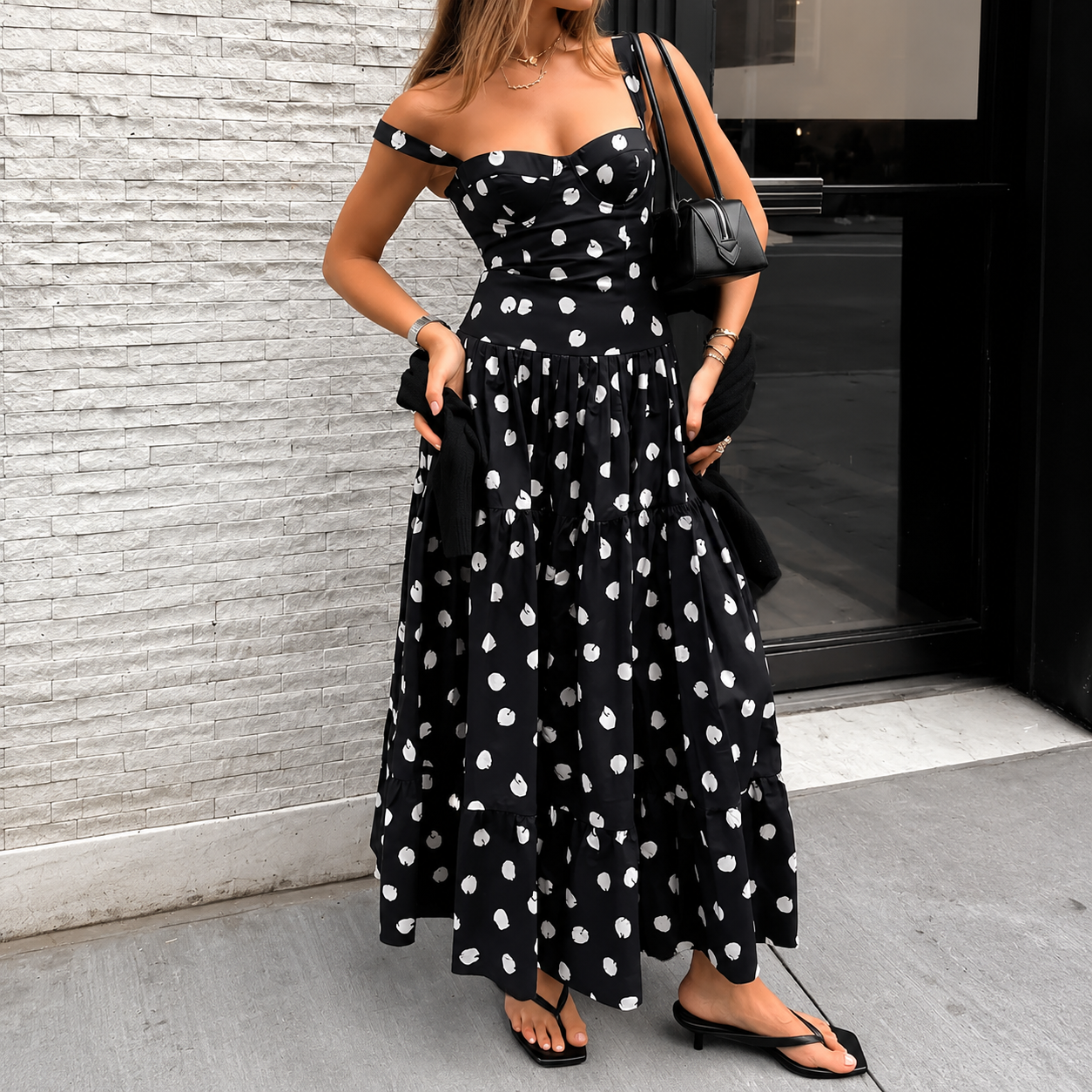Lily Kleid – Elegantes Sommerkleid in Weiß mit tailliertem Schnitt und V-Ausschnitt
