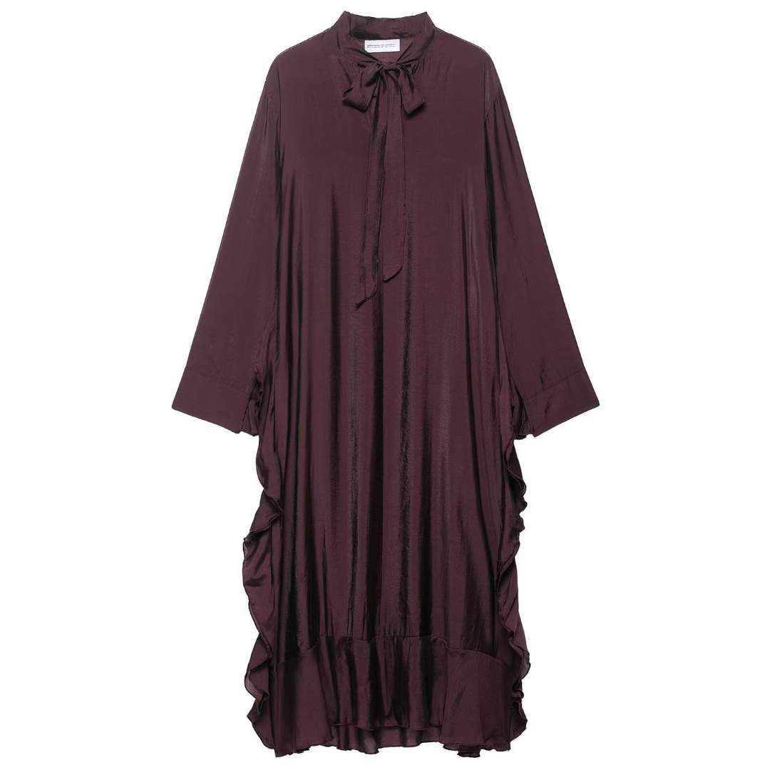 Elegantes, langes Kleid mit Fledermausärmeln, Rüschen