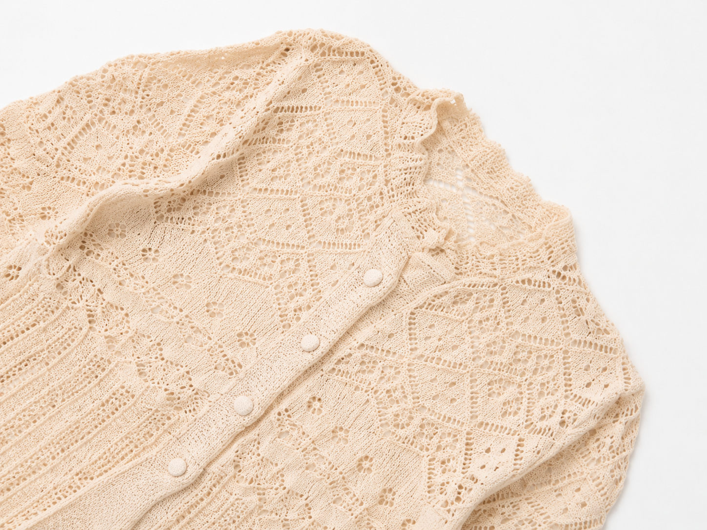 Amélie Lace Knit Cardigan Beige – Elegante Damen Strickjacke im Vintage Stil