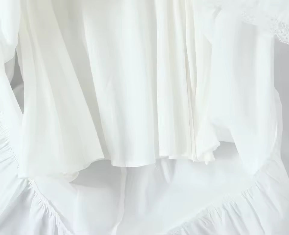 Bianca Kleid – Elegantes Sommerkleid in Weiß mit Taillierung und Knopfleiste
