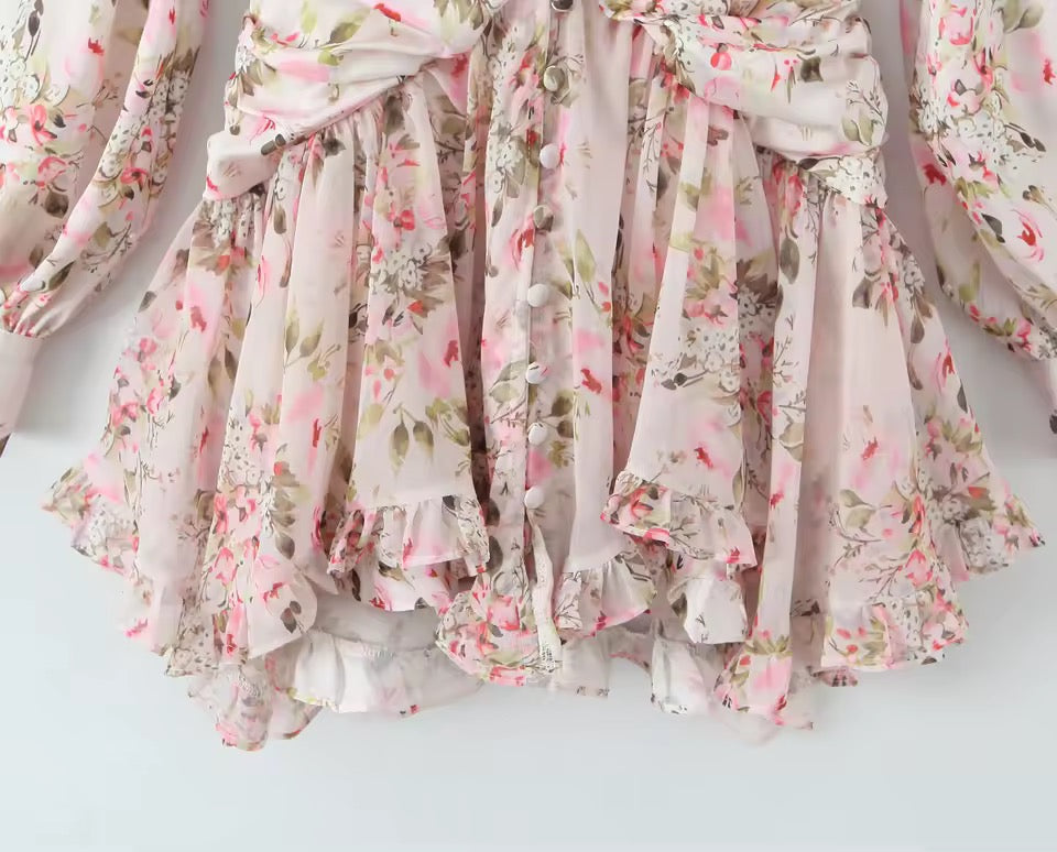 Cherry Bloom Kleid – Elegantes Blumen-Minikleid mit Rüschen und V-Ausschnitt