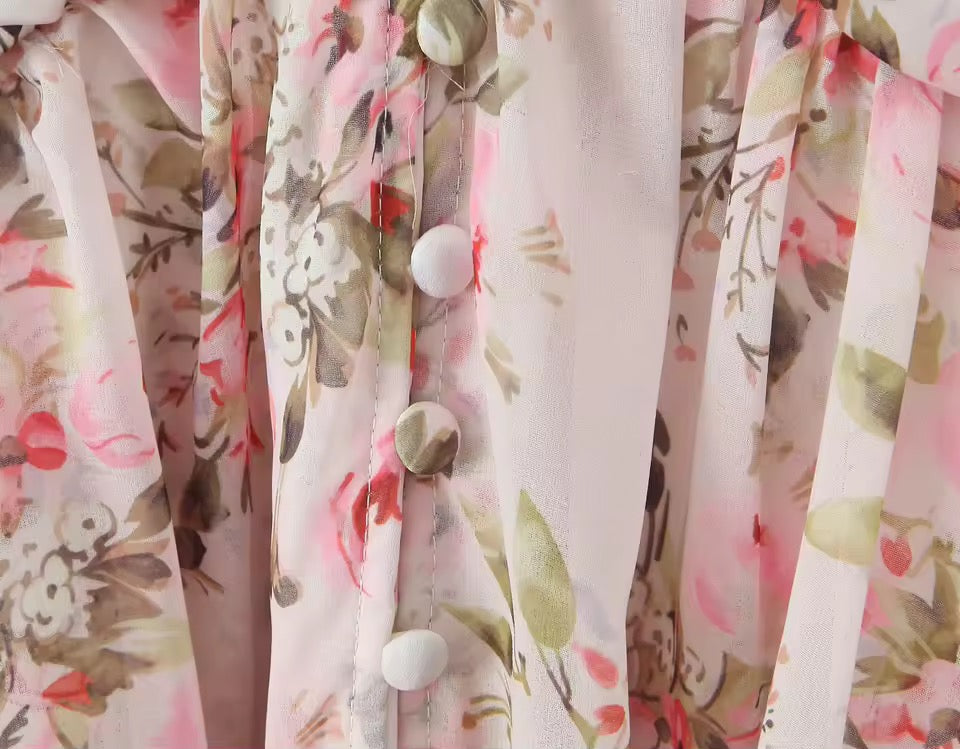 Cherry Bloom Kleid – Elegantes Blumen-Minikleid mit Rüschen und V-Ausschnitt